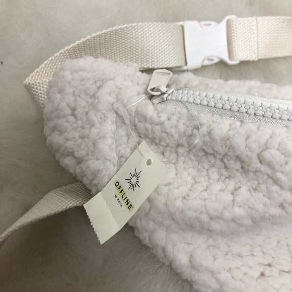 NWT Aerie Offline Sherpa Fannie Pack Belt Bag - Picture 5 of 9
